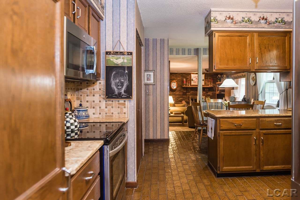 603 Spring Street Tecumseh, MI 49286 - Photo 18 of 71 50023860-17.JPG