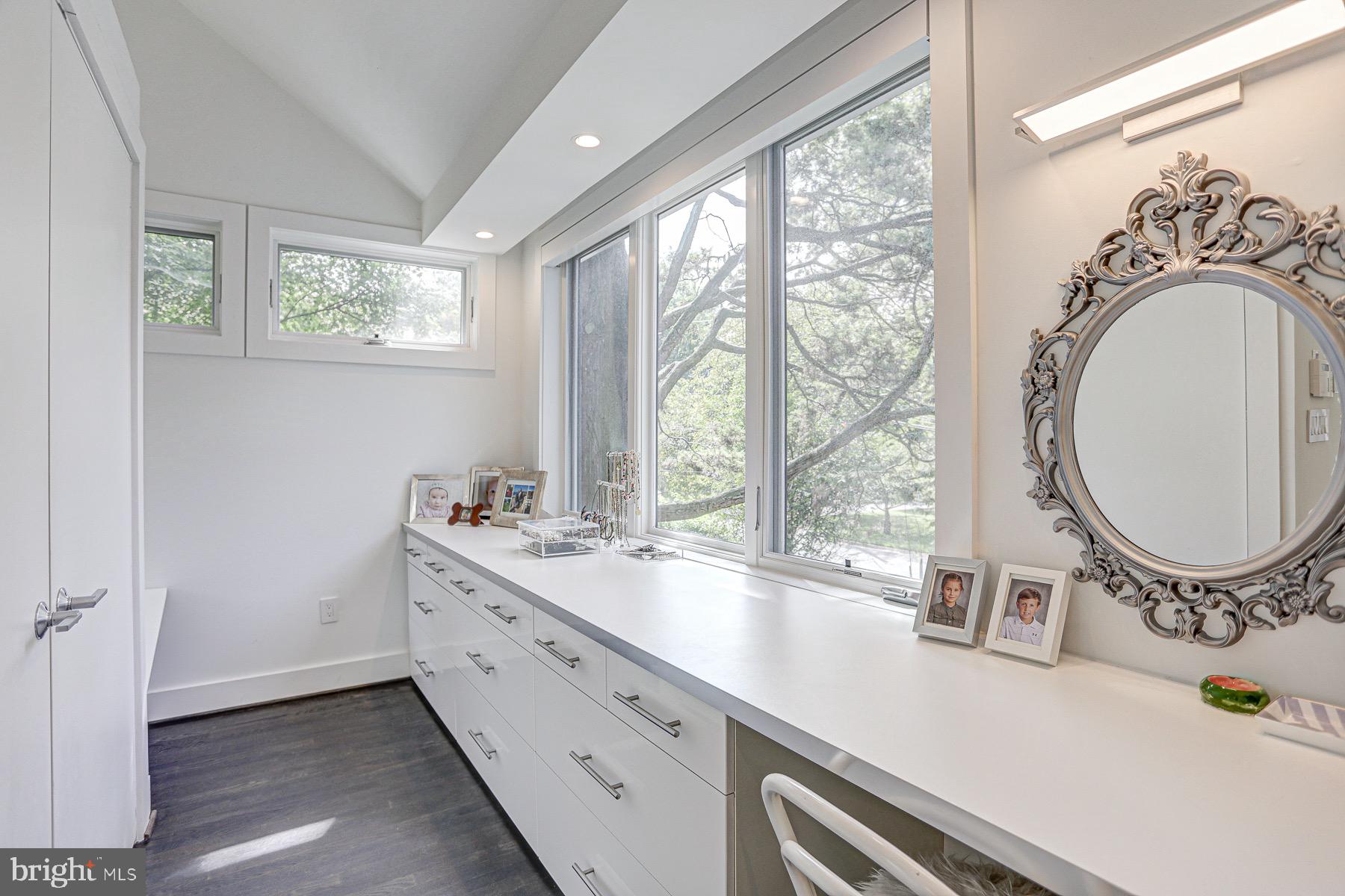 7301 Radnor Road Bethesda, MD 20817 - Photo 14 of 26