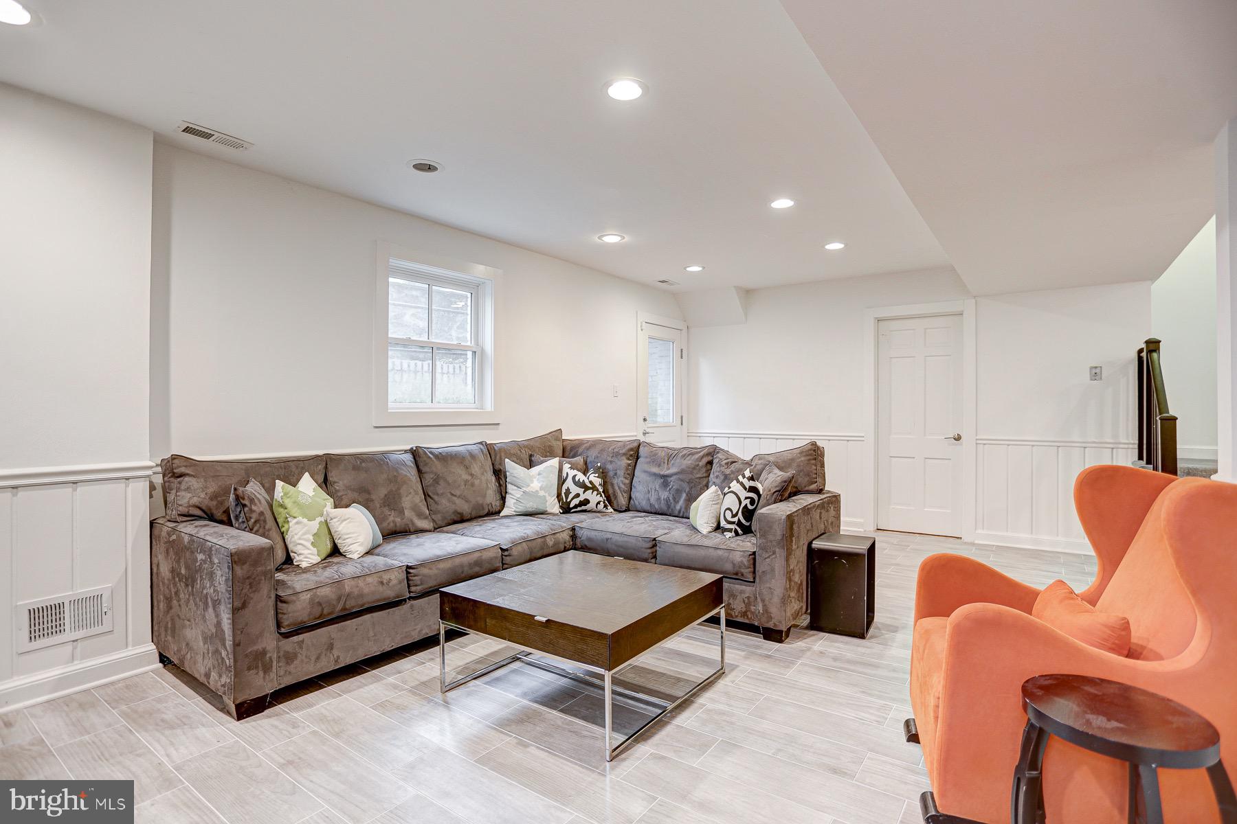 7301 Radnor Road Bethesda, MD 20817 - Photo 21 of 26
