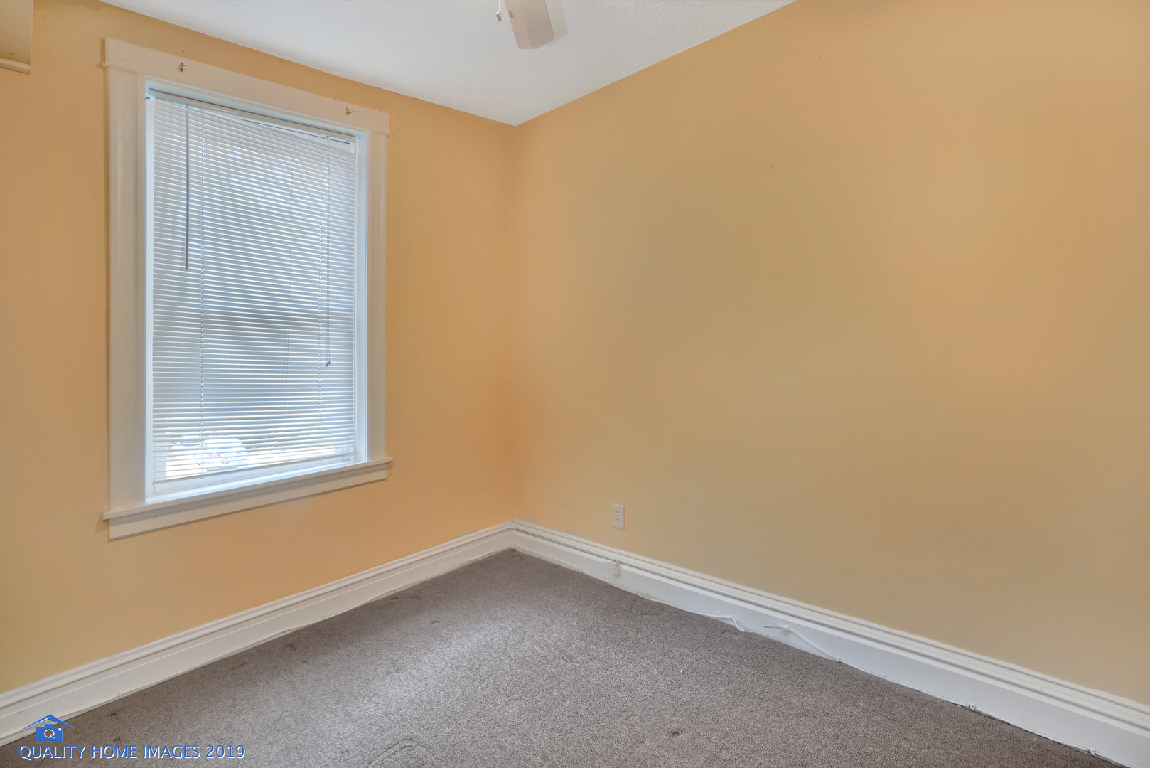 9733 South Charles Street Chicago, IL 60643 - Photo 9 of 26 an empty room with a window