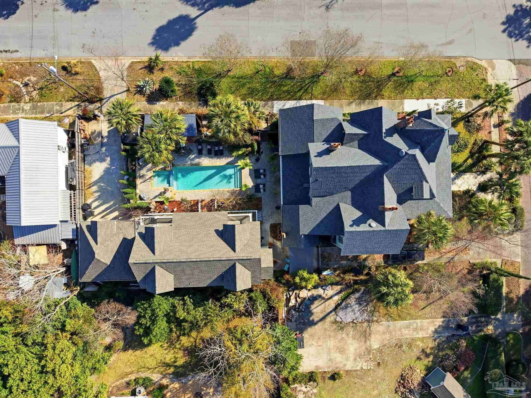 714 East La Rua Street Pensacola, FL 32501 - Photo 57 of 63 an aerial view of multiple houses with a yard
