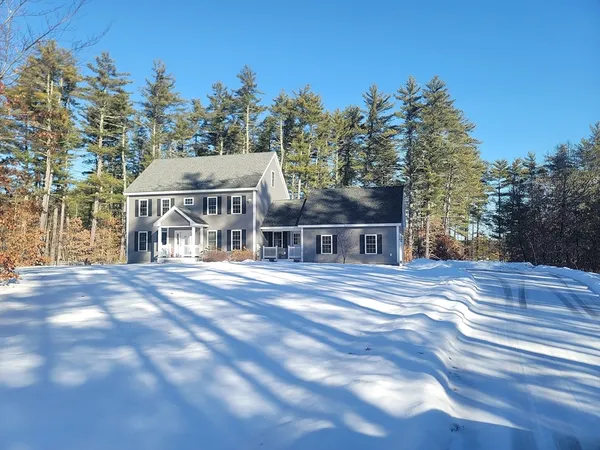 $680,000 | 359 Main Street, Townsend, MA 01469