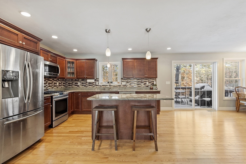 359 Main Street Townsend, MA 01469 - Photo 14 of 41