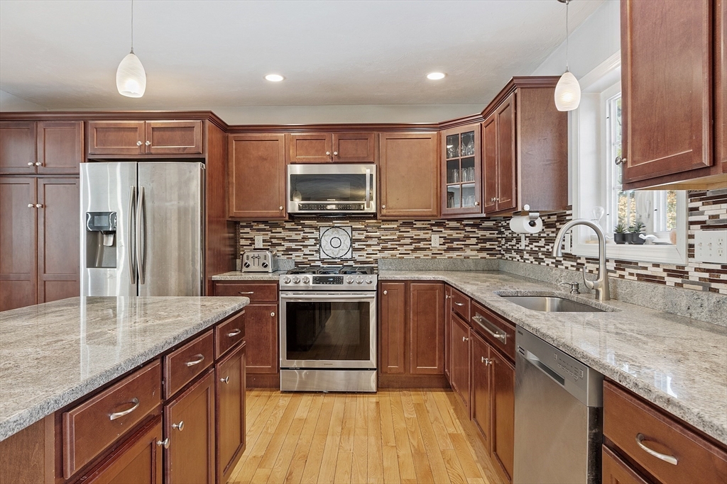 359 Main Street Townsend, MA 01469 - Photo 15 of 41