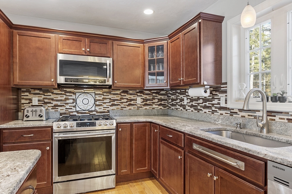 359 Main Street Townsend, MA 01469 - Photo 16 of 41