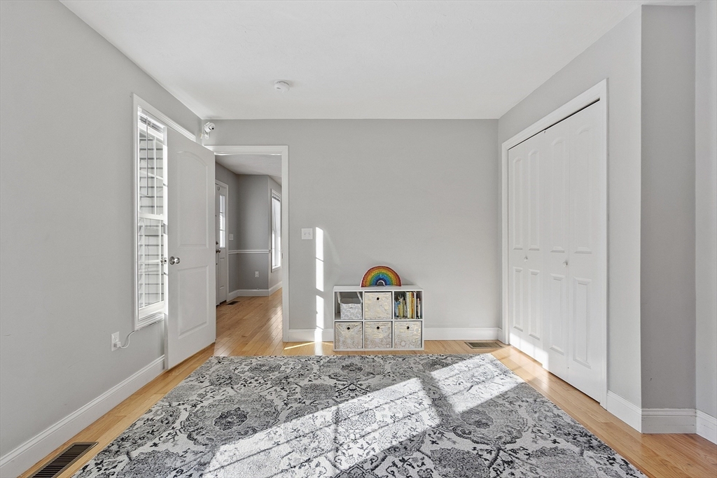 359 Main Street Townsend, MA 01469 - Photo 9 of 41