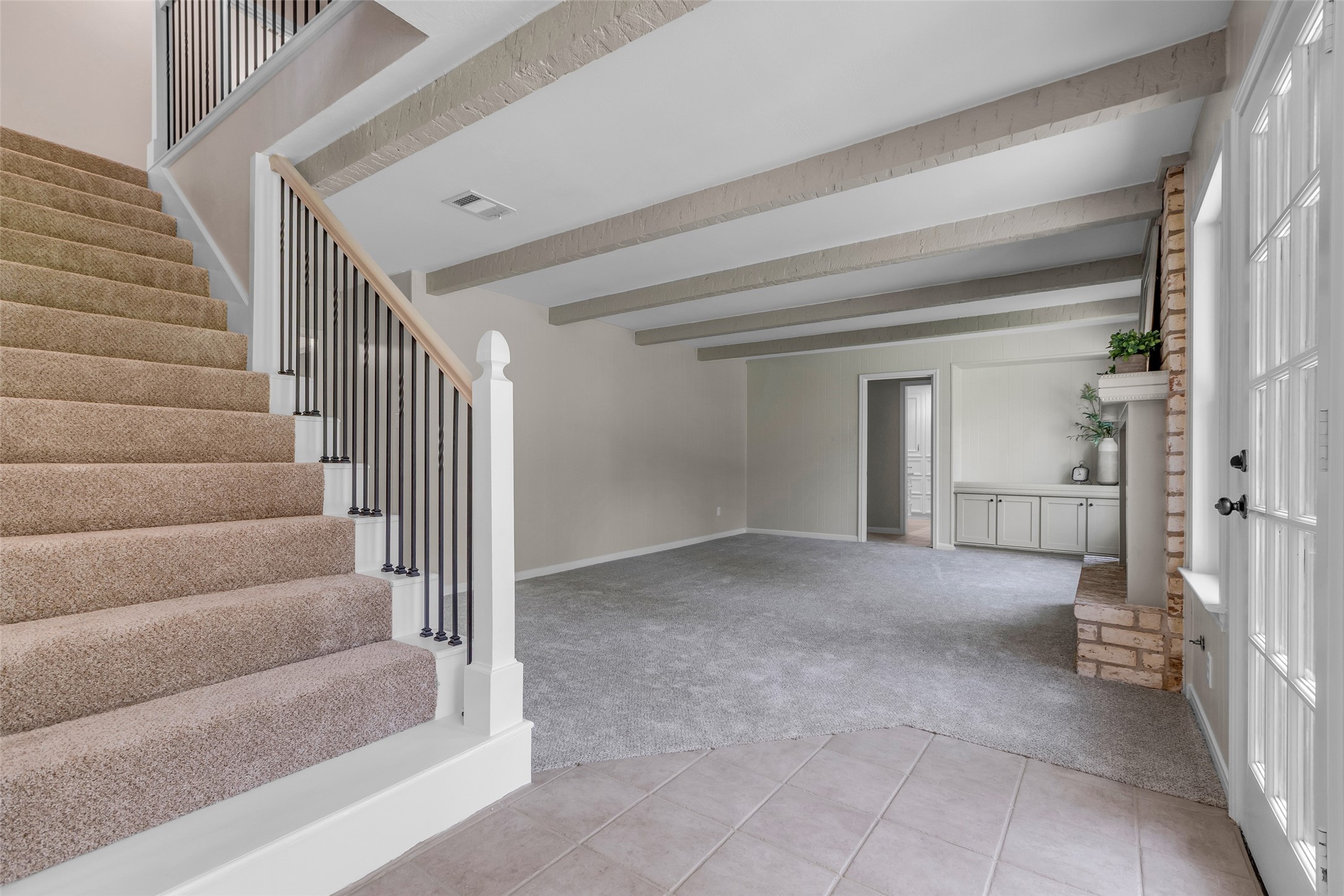6415 Bayonne Drive Spring, TX 77389 - Photo 29 of 40 a view of entryway and hall