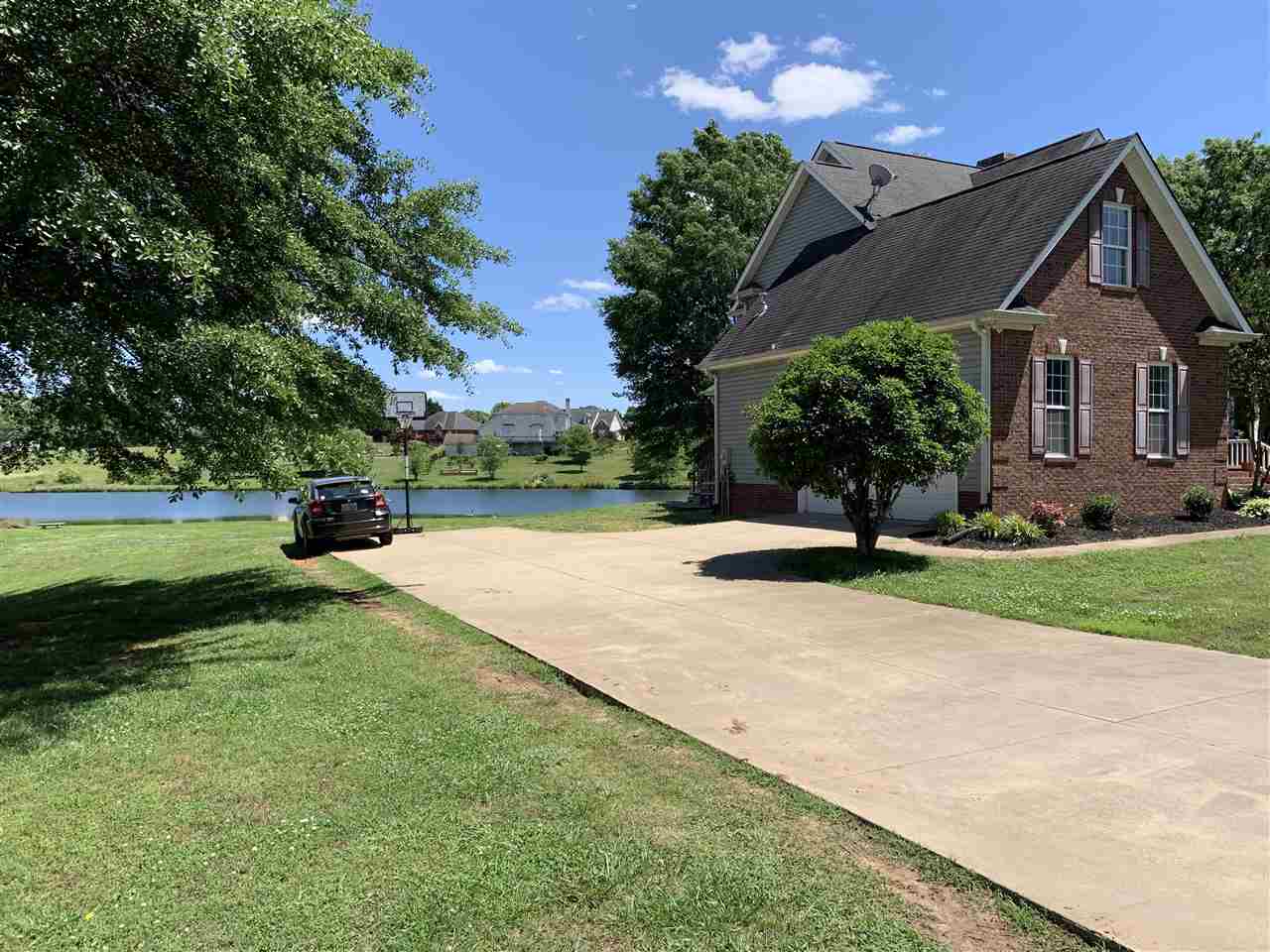 340 Winesap Road Duncan, SC 29334 - Photo 2 of 34 Gallery Image 2