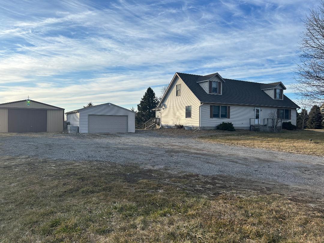 10598 North 3500W Road Manteno, IL 60950 - Photo 3 of 56 a view of a house with a yard