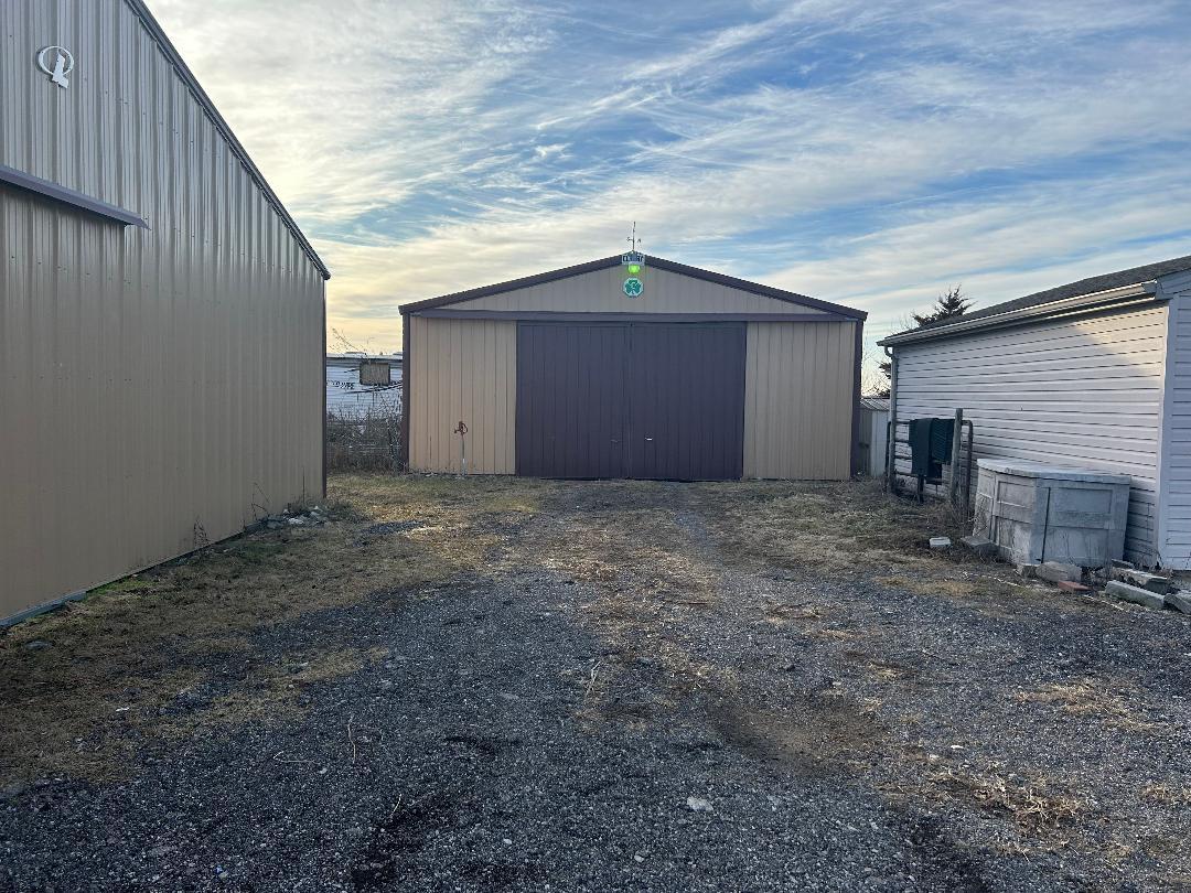 10598 North 3500W Road Manteno, IL 60950 - Photo 41 of 56 a view of a house with backyard