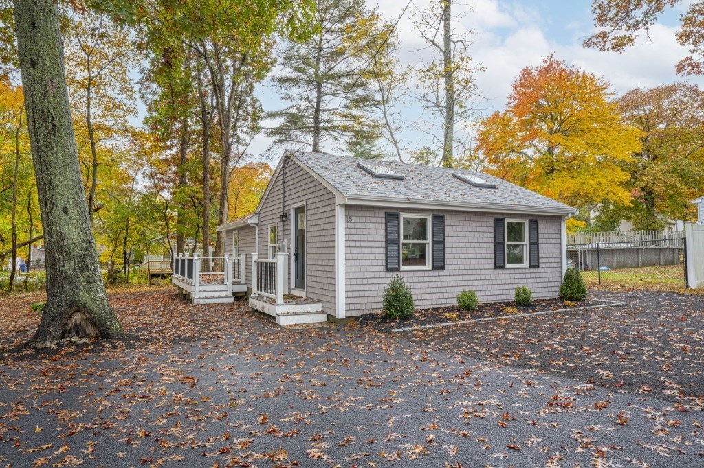 15 Ridge Road Norton, MA 02766 - Photo 4 of 35 Gallery Image 4