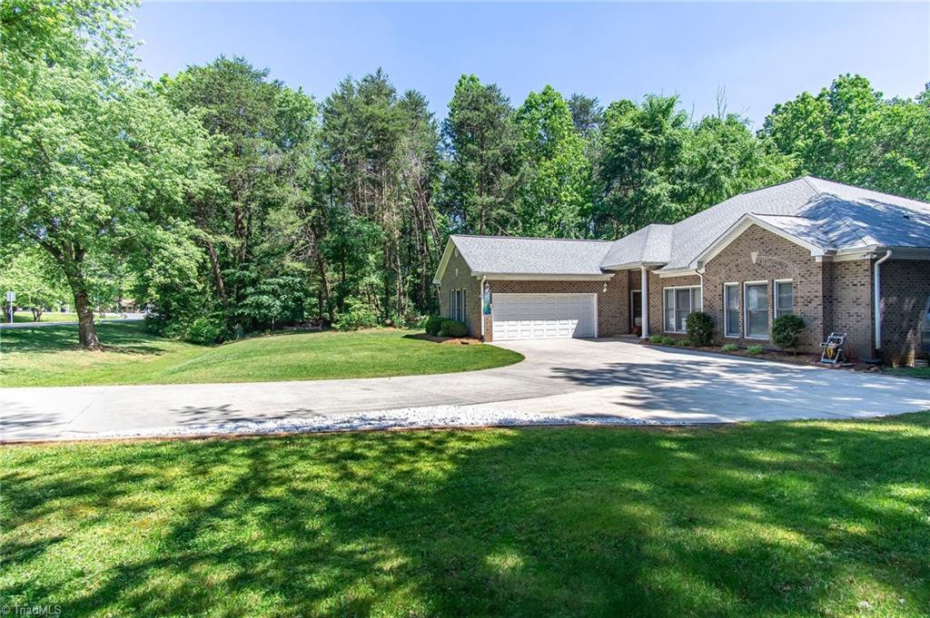 3620 Hunting Ridge Drive High Point, NC 27265 - Photo 2 of 39 Gallery Image 2