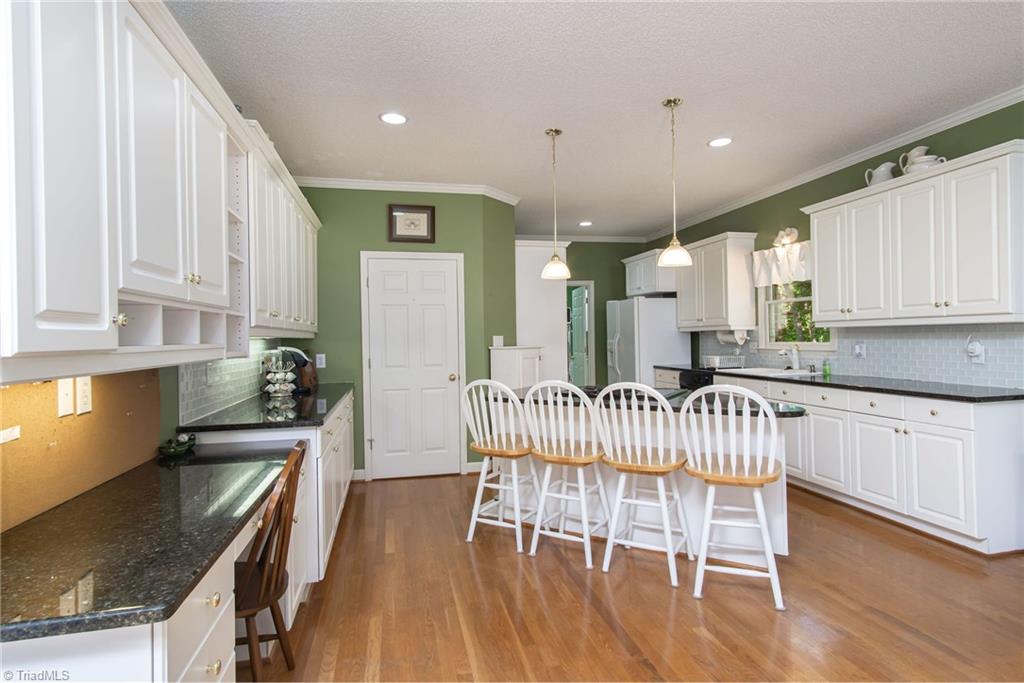 3620 Hunting Ridge Drive High Point, NC 27265 - Photo 11 of 39 Gallery Image 11