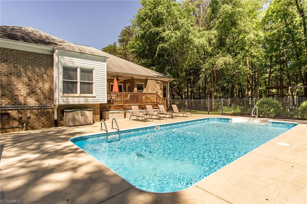 3620 Hunting Ridge Drive High Point, NC 27265 - Photo 32 of 39 Gallery Image 32