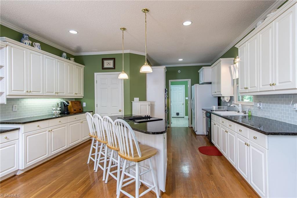 3620 Hunting Ridge Drive High Point, NC 27265 - Photo 10 of 39 Gallery Image 10