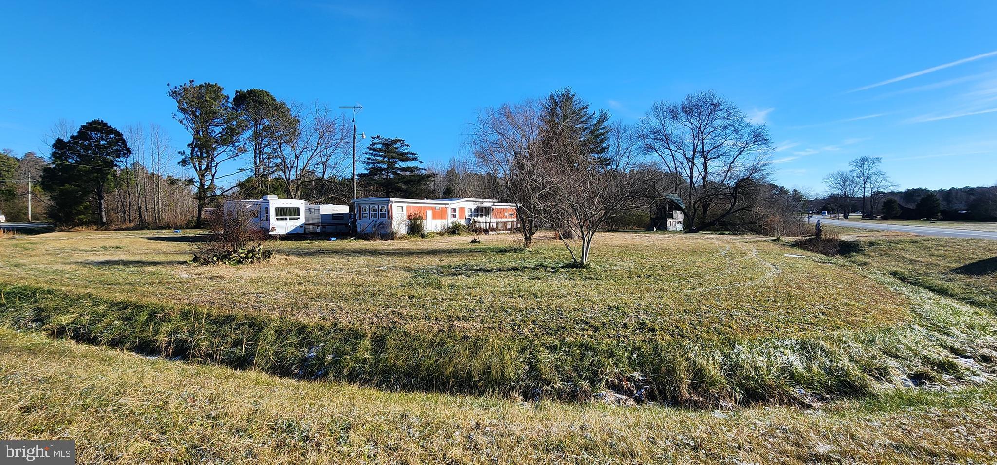 a view of a outdoor space with green space