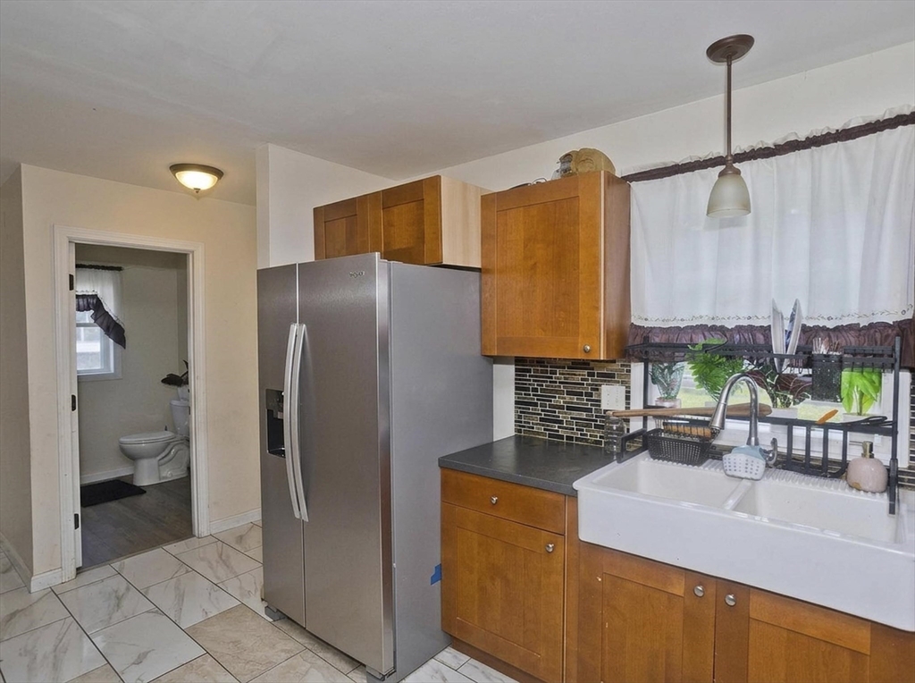 175 Bloomfield Street Springfield, MA 01108 - Photo 7 of 16