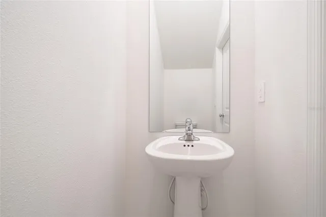 $2,100 | 10116 Trumpet Honeysuckle Way, San Antonio, FL 33576