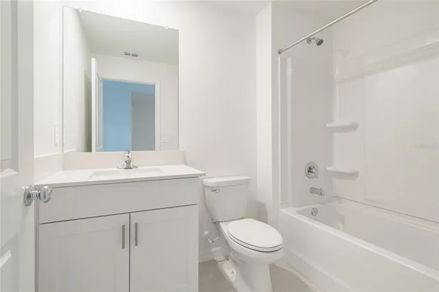 $2,100 | 10116 Trumpet Honeysuckle Way, San Antonio, FL 33576