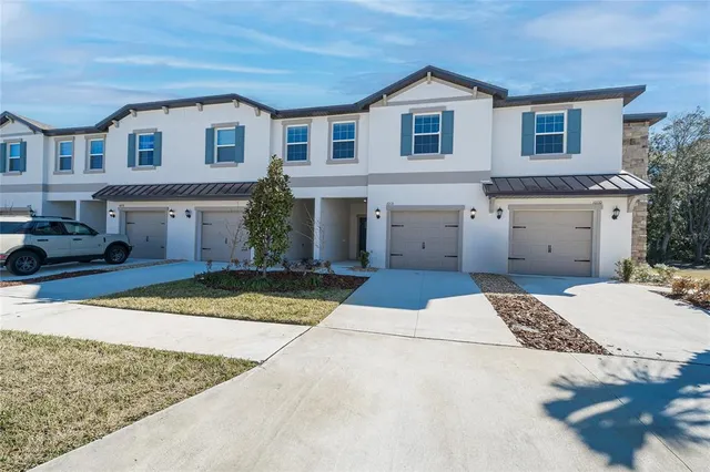 $2,100 | 10116 Trumpet Honeysuckle Way, San Antonio, FL 33576