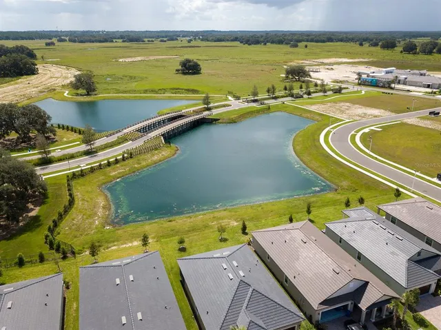 $2,100 | 10116 Trumpet Honeysuckle Way, San Antonio, FL 33576