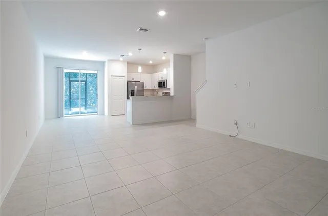 $2,100 | 10116 Trumpet Honeysuckle Way, San Antonio, FL 33576