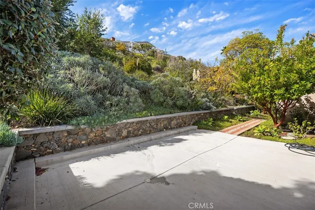 a view of a yard and a yard