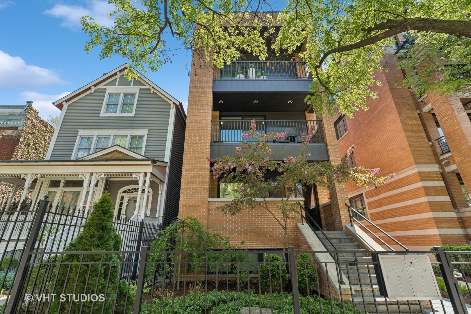637 West Melrose Street, Unit 2 Chicago, IL 60657 - Photo 1 of 21 an aerial view of a house