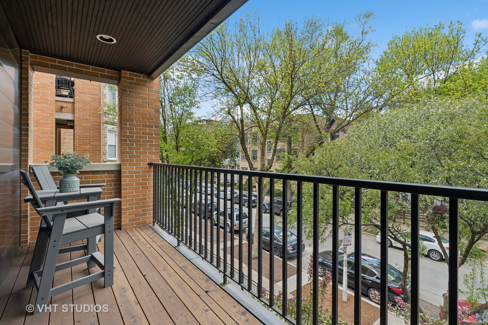 637 West Melrose Street, Unit 2 Chicago, IL 60657 - Photo 18 of 21 a view of balcony with furniture