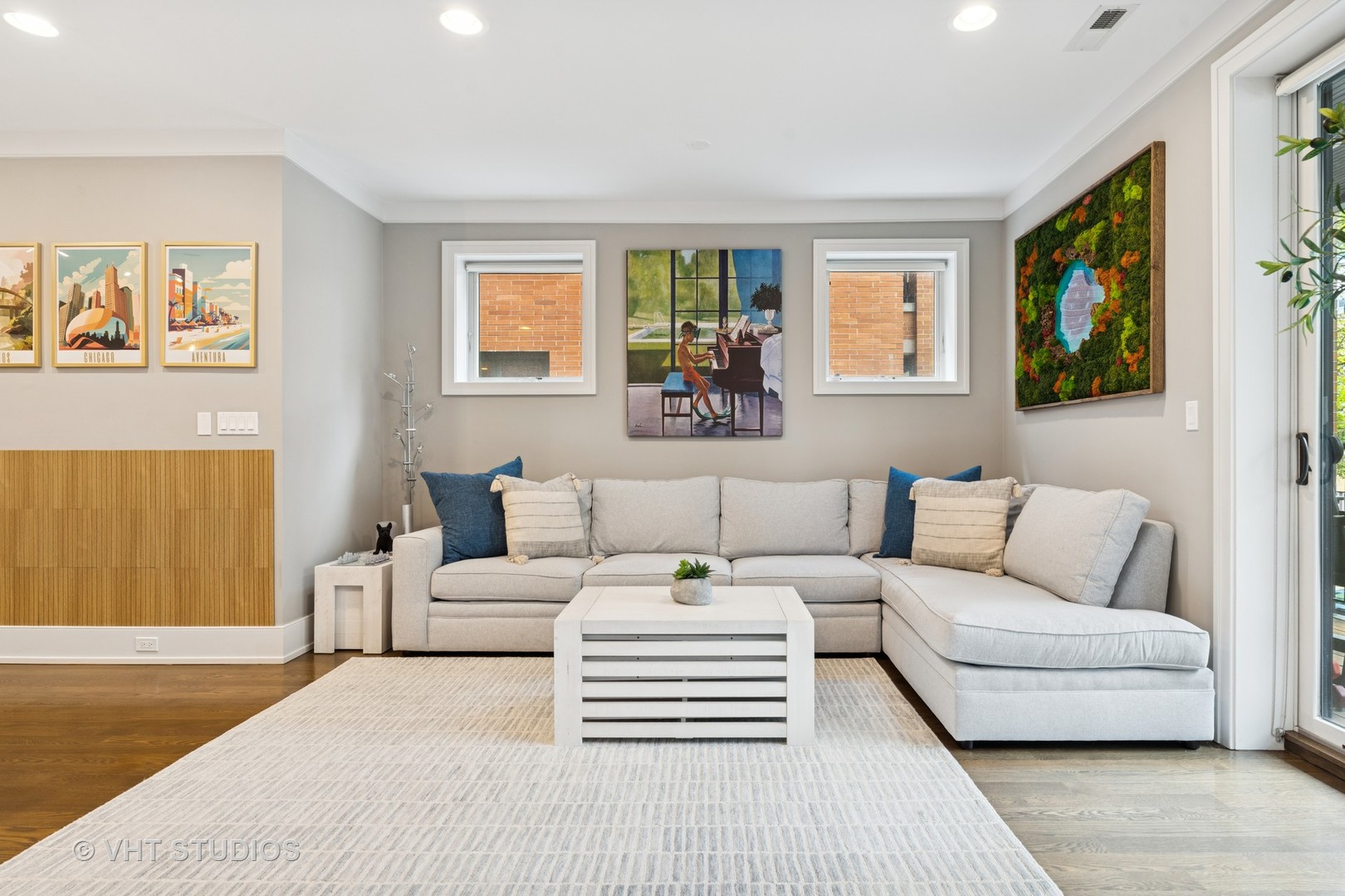637 West Melrose Street, Unit 2 Chicago, IL 60657 - Photo 6 of 21 a living room with furniture a rug and a window