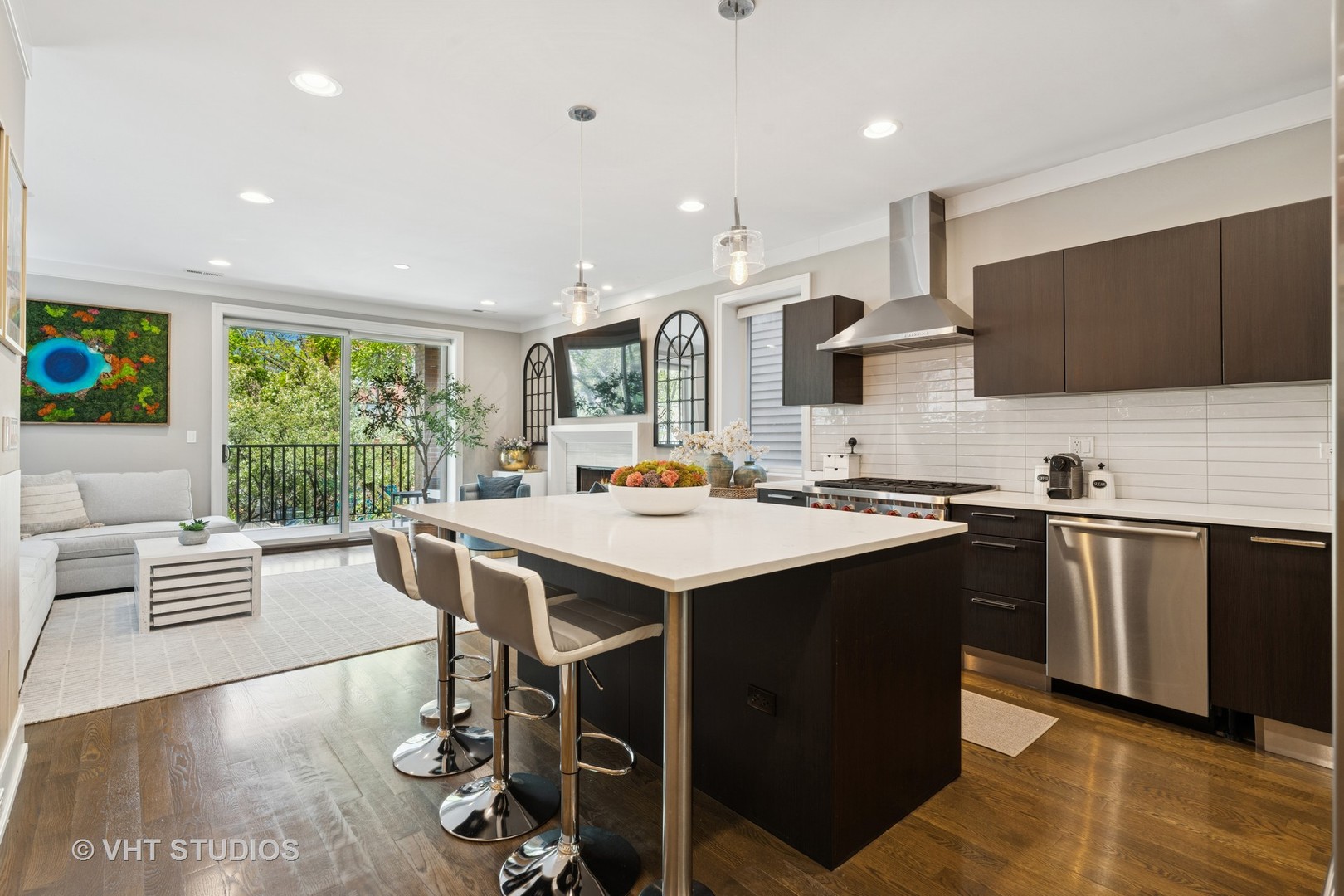 637 West Melrose Street, Unit 2 Chicago, IL 60657 - Photo 9 of 21