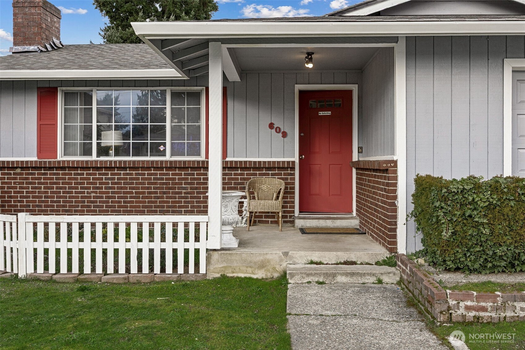 609 East 69th Street Tacoma, WA 98404 - Photo 2 of 19