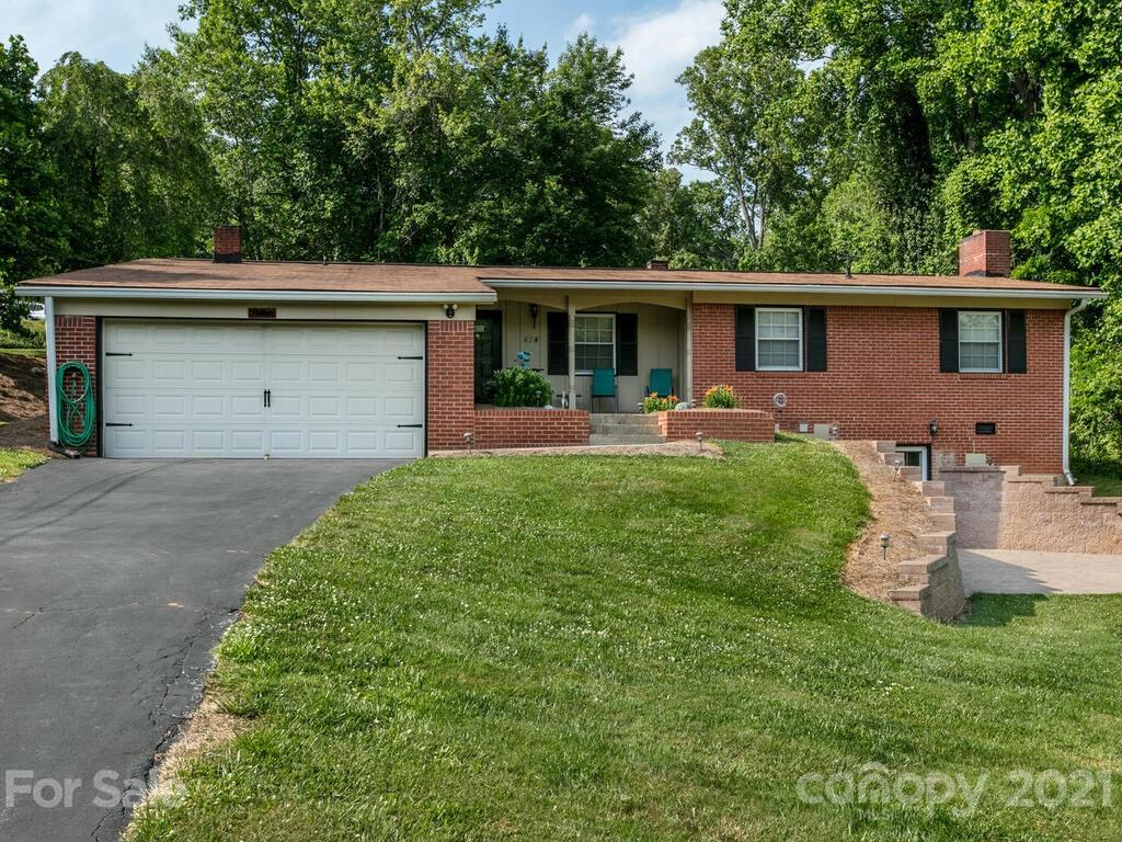 424 Monte Vista Road Candler, NC 28715 - Photo 1 of 34 Gallery Image 1
