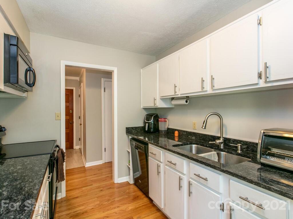 424 Monte Vista Road Candler, NC 28715 - Photo 13 of 34 Gallery Image 13