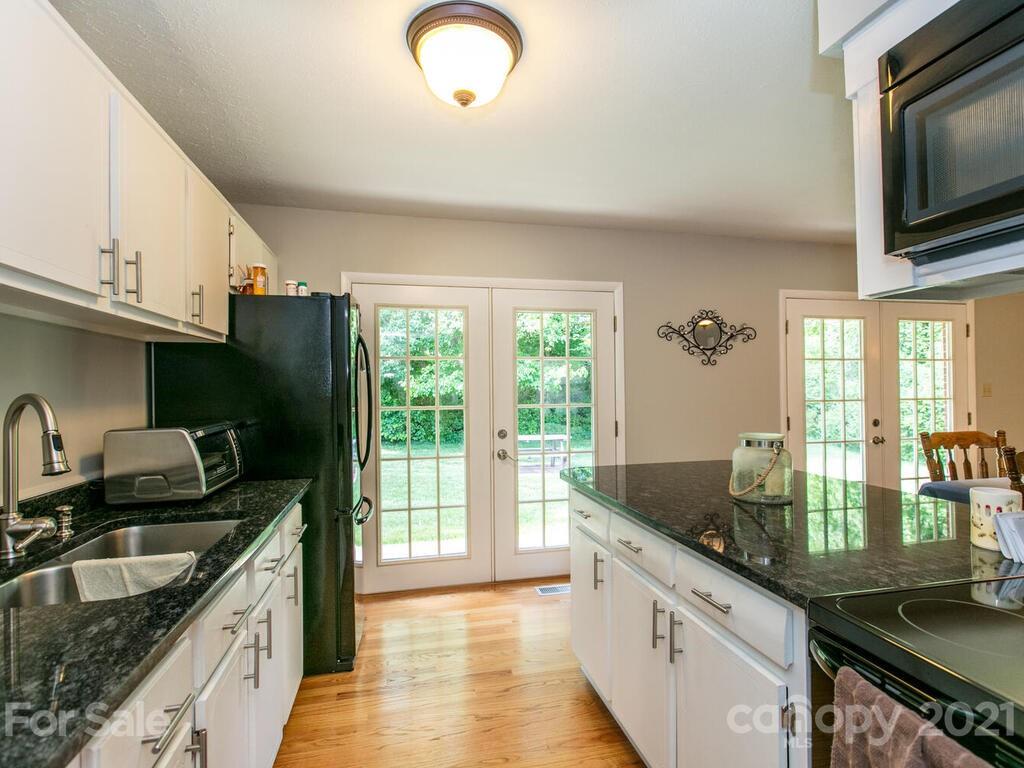 424 Monte Vista Road Candler, NC 28715 - Photo 15 of 34 Gallery Image 15