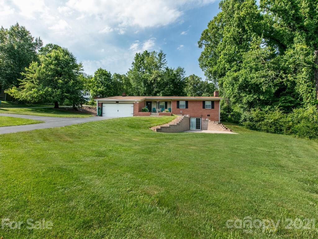 424 Monte Vista Road Candler, NC 28715 - Photo 5 of 34 Gallery Image 5