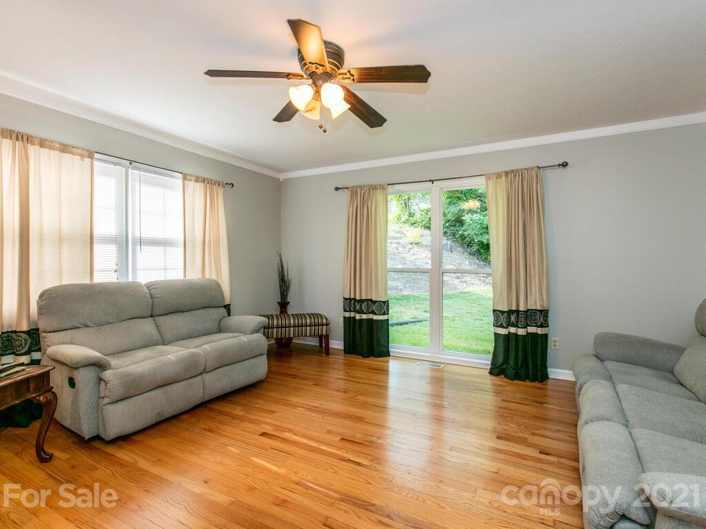 424 Monte Vista Road Candler, NC 28715 - Photo 6 of 34 Gallery Image 6