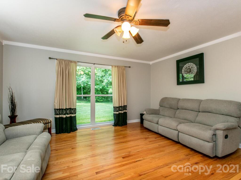 424 Monte Vista Road Candler, NC 28715 - Photo 7 of 34 Gallery Image 7