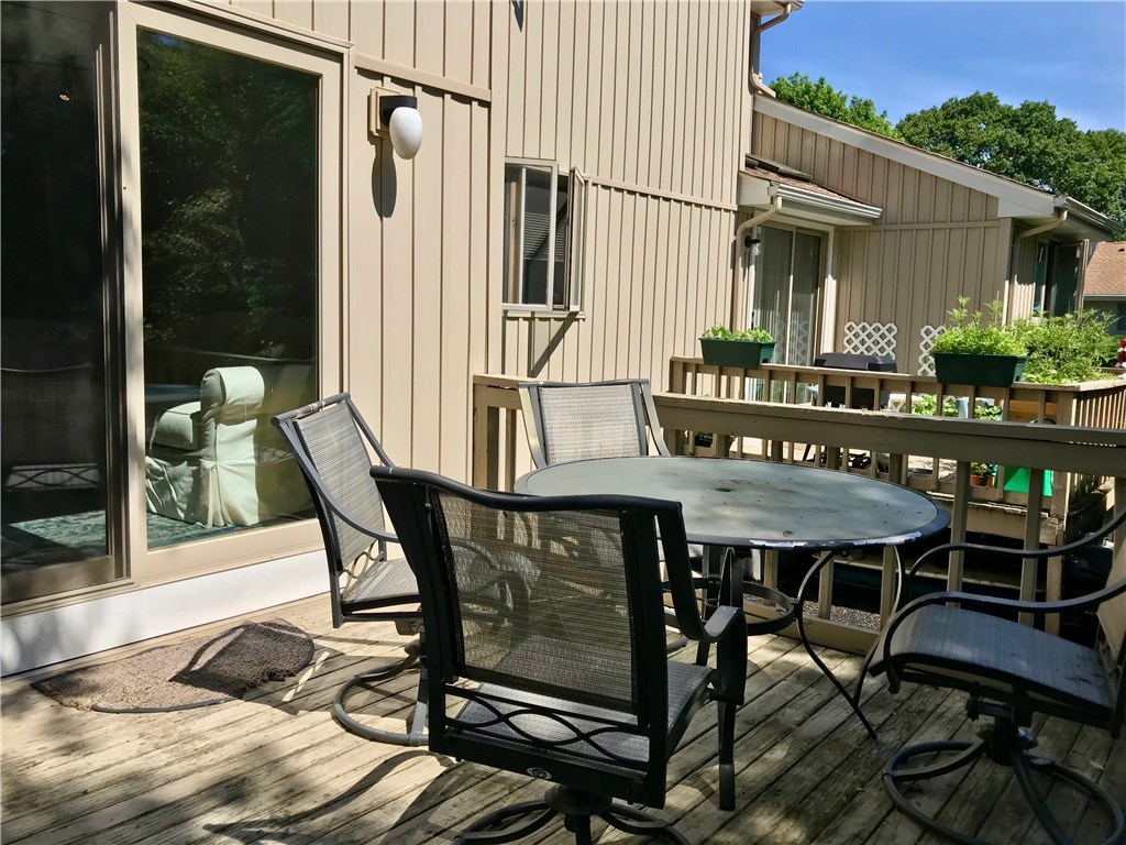 335 South Pier Road, Unit 3B Narragansett, RI 02882 - Photo 25 of 29 Private Back Deck