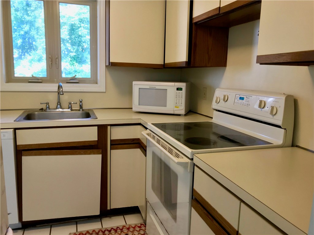 335 South Pier Road, Unit 3B Narragansett, RI 02882 - Photo 10 of 29