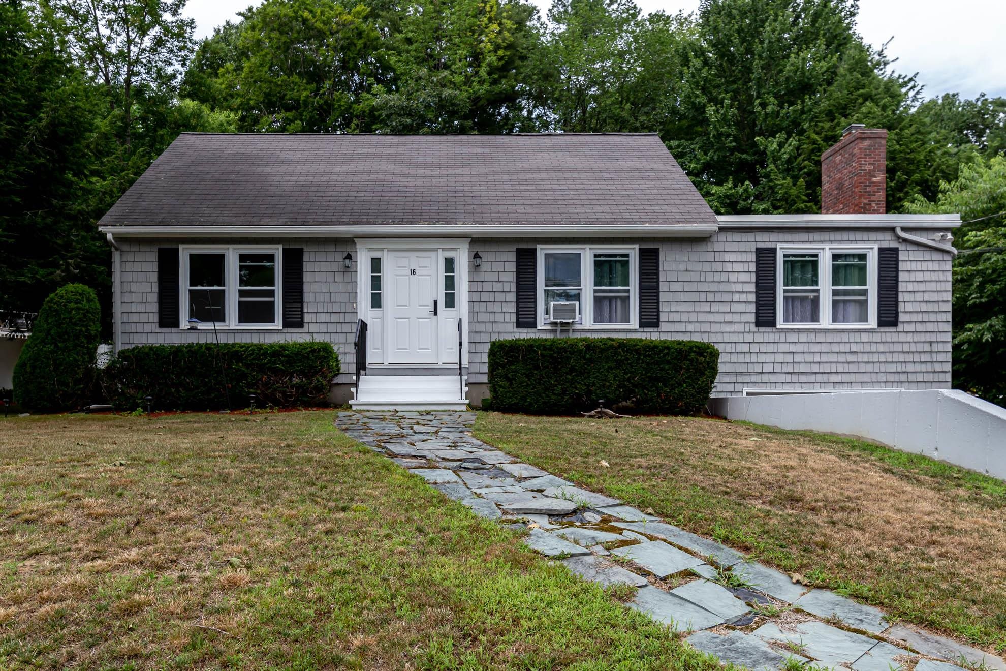 16 Yvonne Street Rochester, NH 03867 - Photo 1 of 33