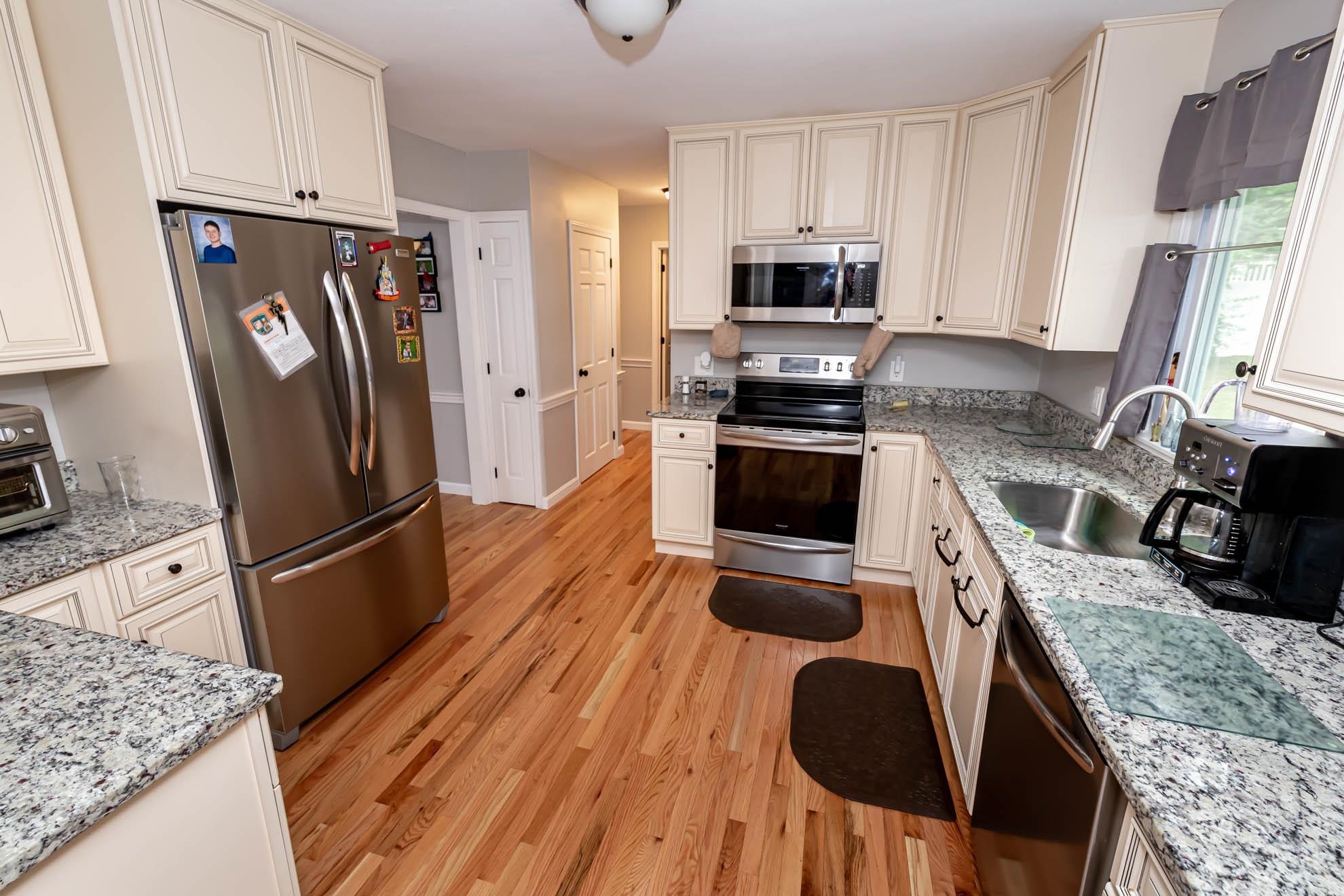 16 Yvonne Street Rochester, NH 03867 - Photo 17 of 33