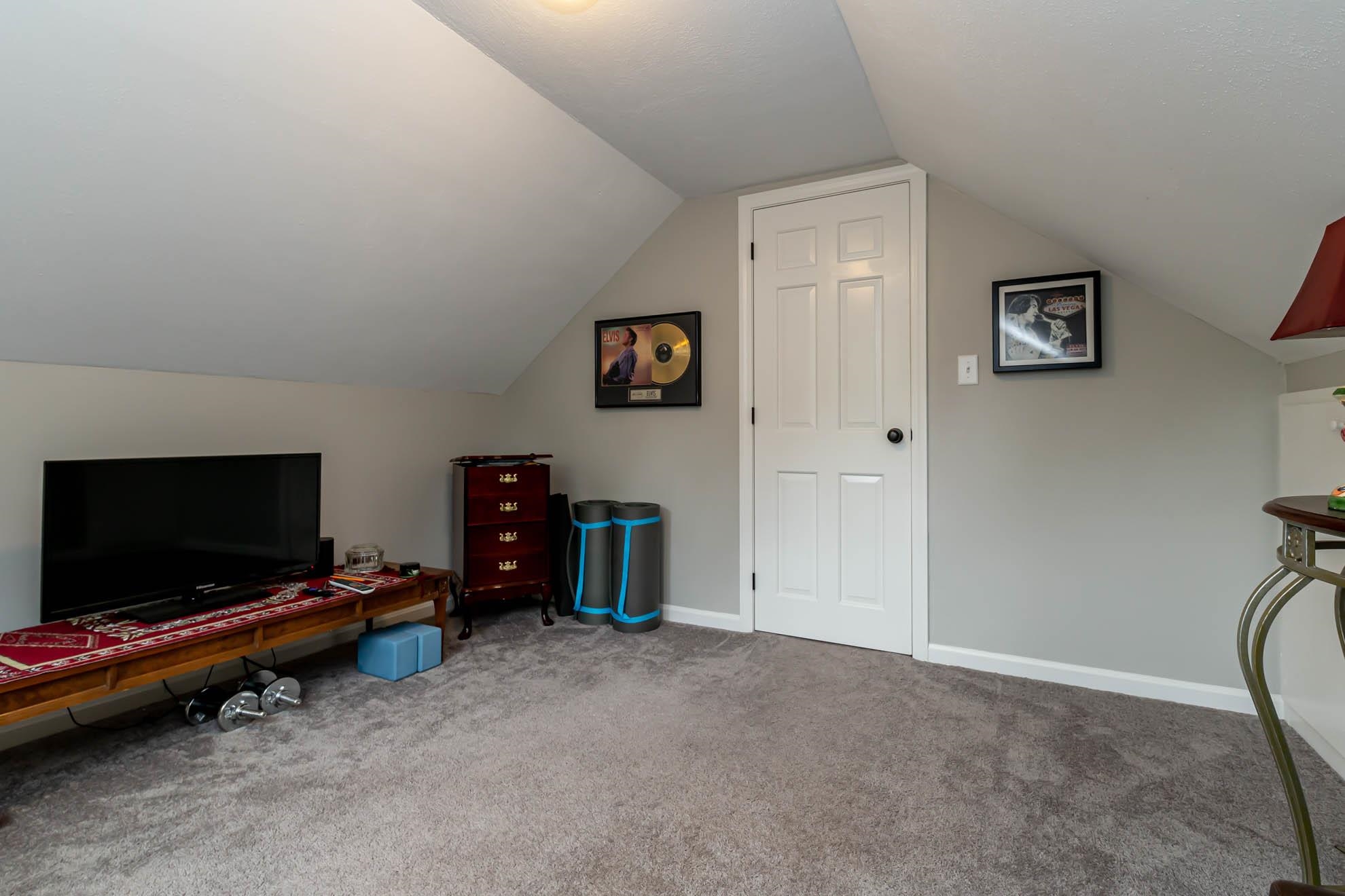 16 Yvonne Street Rochester, NH 03867 - Photo 25 of 33