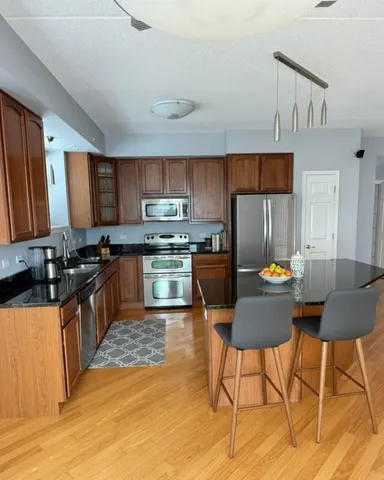 $2,250 | 77 North Quentin Road, Unit 202, Palatine, IL 60067