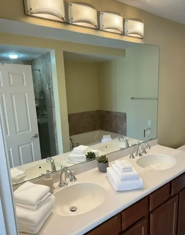 $2,250 | 77 North Quentin Road, Unit 202, Palatine, IL 60067