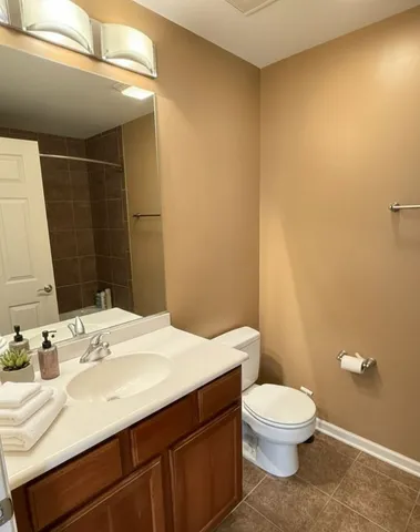 $2,250 | 77 North Quentin Road, Unit 202, Palatine, IL 60067
