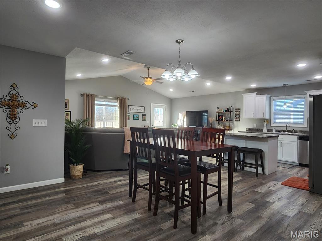 202 MacIntosh Lane Poplar Bluff, MO 63901 - Photo 3 of 19