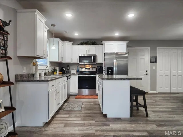 $219,900 | 202 MacIntosh Lane, Poplar Bluff, MO 63901