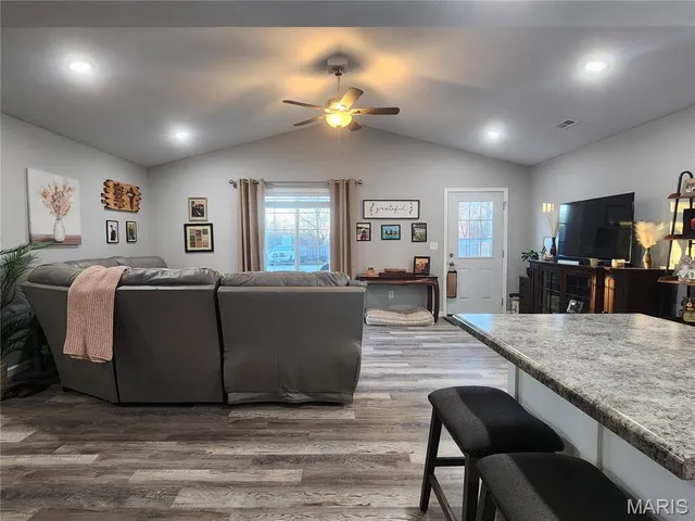 $219,900 | 202 MacIntosh Lane, Poplar Bluff, MO 63901