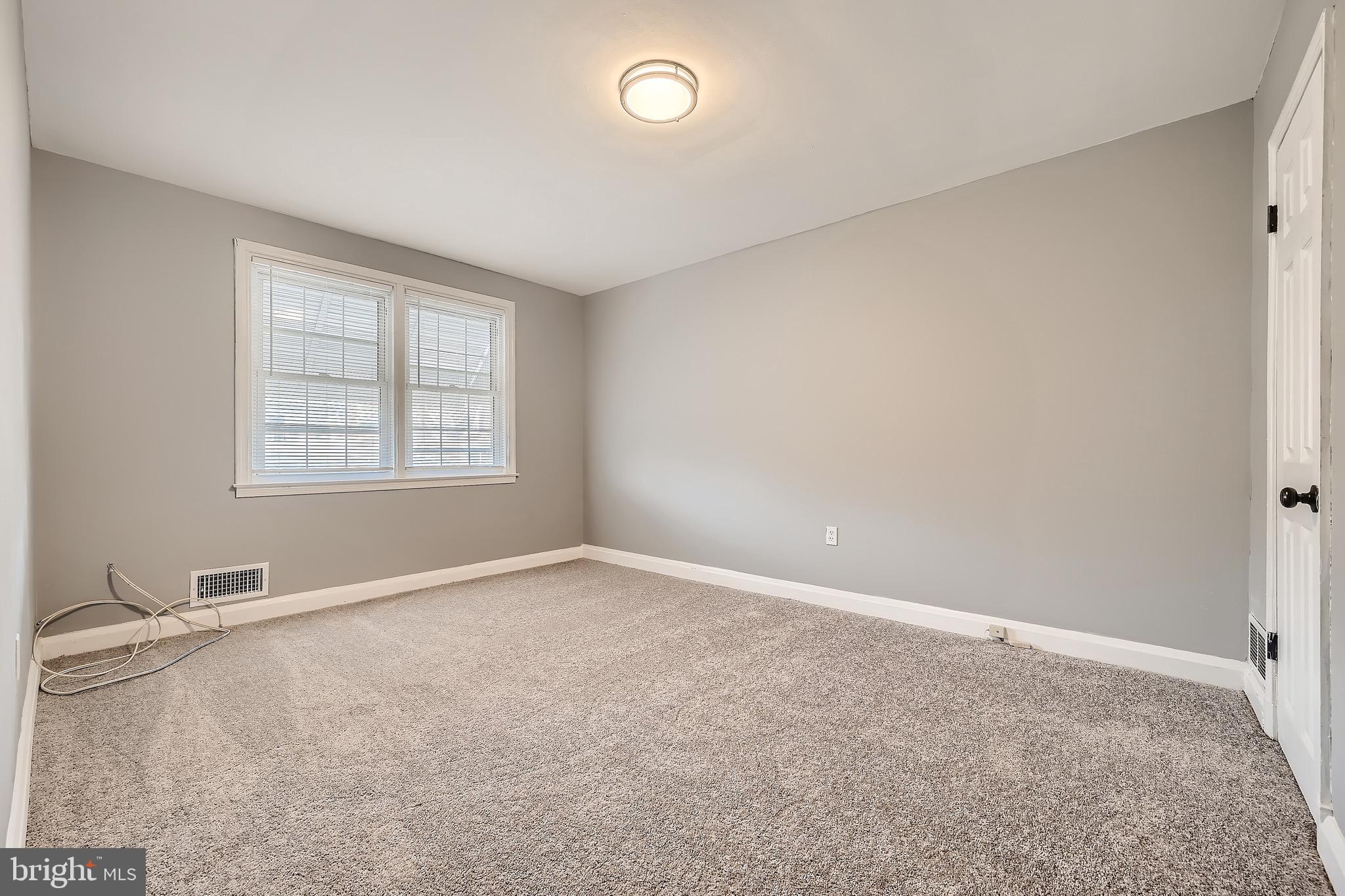 375 Marydell Road Baltimore, MD 21229 - Photo 14 of 28